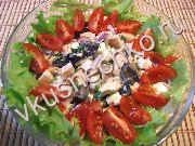пошаговый рецепт на скорую руку: Греческий салат с копченой курицей