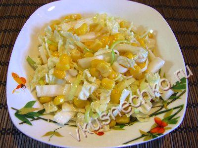 пошаговый рецепт Легкий салат из лука-порея и китайской капусты с фото