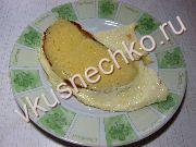 приготовление блюд из сыра: пошаговый рецепт Гренки с сыром в омлете с фото